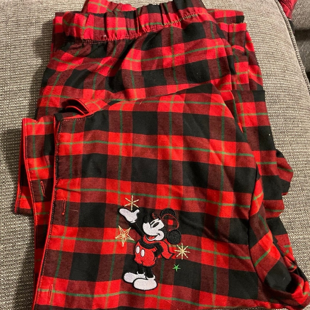 Disney Store Men’s Large Christmas PJs